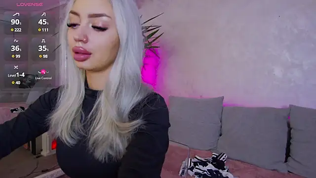 Snapshot of BambiAndAyline chatting on 16, 1, 2025 BambiAndAyline online show from 16, 1, 2025