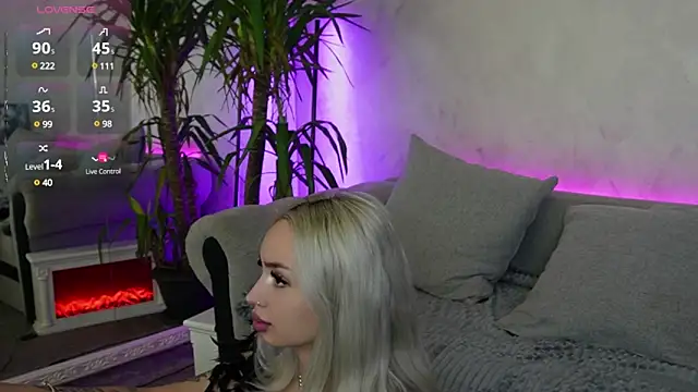 Snapshot of BambiAndAyline chatting on 28, 1, 2025 BambiAndAyline online show from 28, 1, 2025