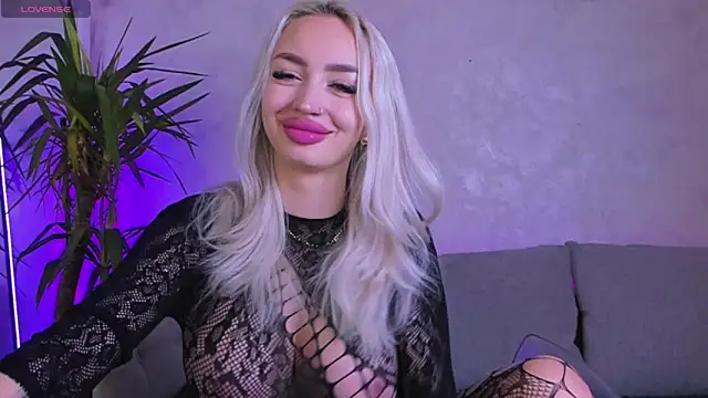 Snapshot of BambiAndAyline chatting on 6, 2, 2025 BambiAndAyline online show from 6, 2, 2025