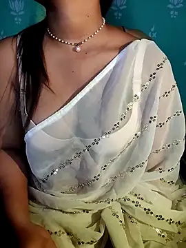 Snapshot of QueenOfHeart_07 chatting on 7, 11, 2025 QueenOfHeart 07 online show from 7, 11, 2025