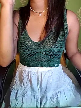 Snapshot of QueenOfHeart_07 chatting on 2, 12, 2025 QueenOfHeart 07 online show from 2, 12, 2025