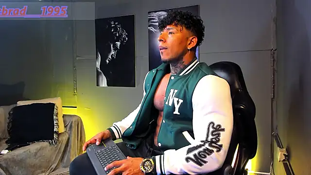 Snapshot of bradley_smith chatting on 18, 2, 2026 bradley smith online show from 18, 2, 2026