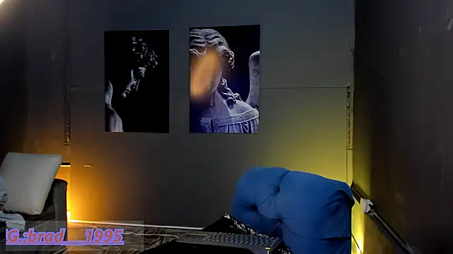 Snapshot of bradley_smith chatting on 8, 3, 2026 bradley smith online show from 8, 3, 2026