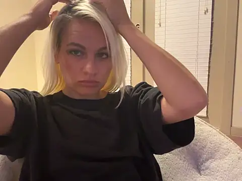 girlfriendmissy online show from 27, 2, 2025
