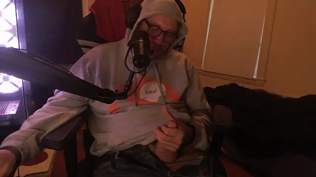 Snapshot of chicostick413 chatting on 12, 10, 2025 chicostick413 online show from 12, 10, 2025