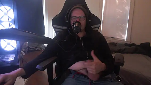 Snapshot of chicostick413 chatting on 27, 10, 2025 chicostick413 online show from 27, 10, 2025