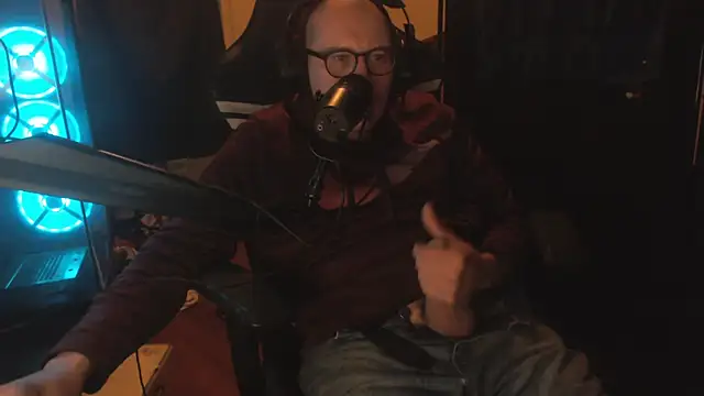 Snapshot of chicostick413 chatting on 17, 11, 2025 chicostick413 online show from 17, 11, 2025