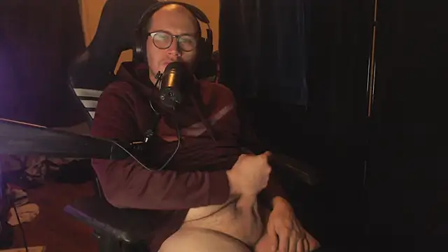 Snapshot of chicostick413 chatting on 24, 11, 2025 chicostick413 online show from 24, 11, 2025