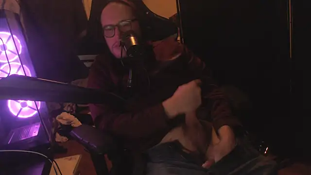 Snapshot of chicostick413 chatting on 28, 11, 2025 chicostick413 online show from 28, 11, 2025