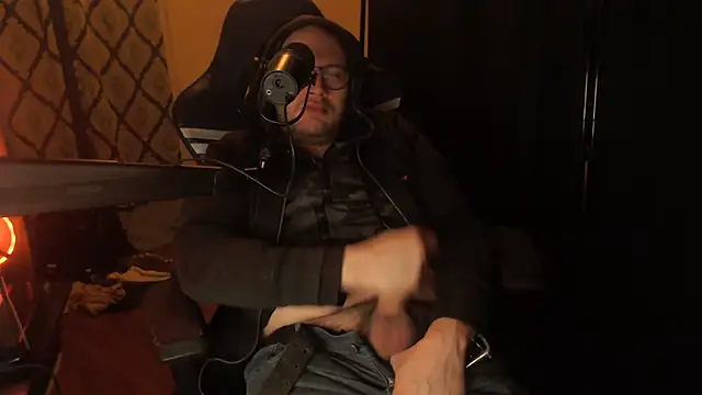 Snapshot of chicostick413 chatting on 16, 2, 2026 chicostick413 online show from 16, 2, 2026