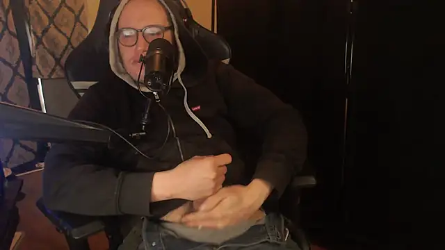 Snapshot of chicostick413 chatting on 3, 3, 2026 chicostick413 online show from 3, 3, 2026