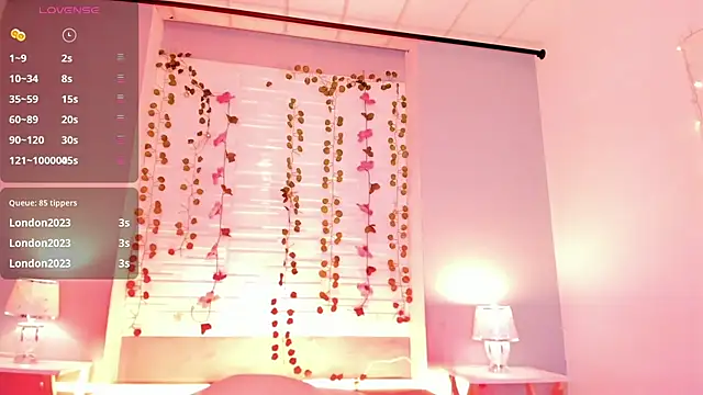 KylieMaxwell online show from 1, 2, 2025