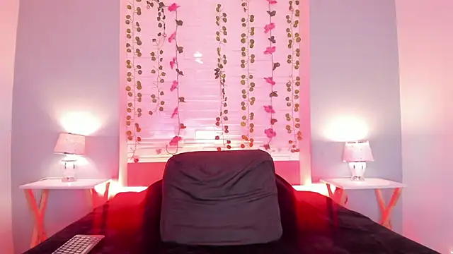 KylieMaxwell online show from 8, 2, 2025