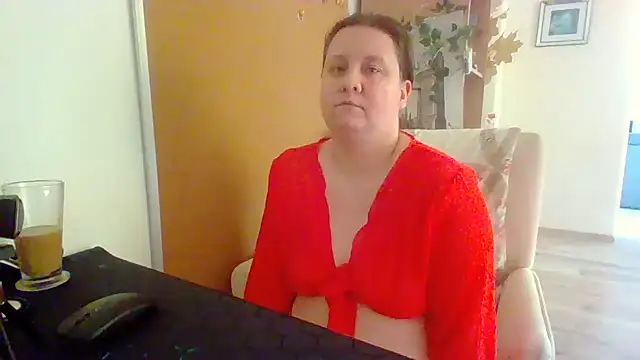 Snapshot of ReifeVenna chatting on 2, 12, 2024 ReifeVenna online show from 2, 12, 2024