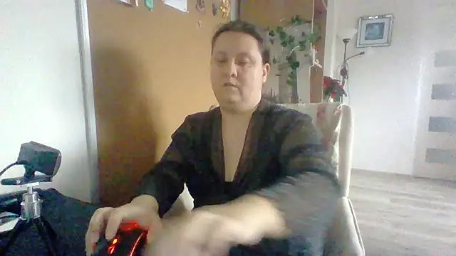 Snapshot of ReifeVenna chatting on 15, 12, 2024 ReifeVenna online show from 15, 12, 2024