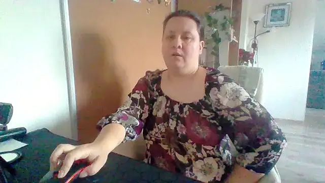 Snapshot of ReifeVenna chatting on 19, 12, 2024 ReifeVenna online show from 19, 12, 2024