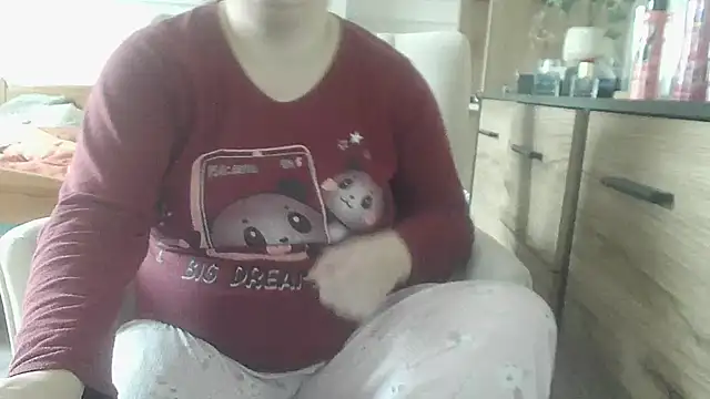 Snapshot of ReifeVenna chatting on 4, 3, 2025 ReifeVenna online show from 4, 3, 2025