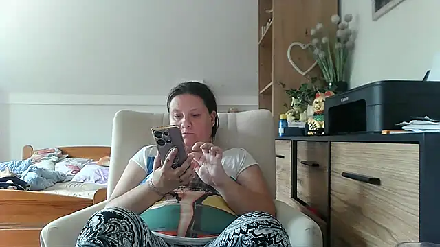 Snapshot of ReifeVenna chatting on 8, 9, 2025 ReifeVenna online show from 8, 9, 2025