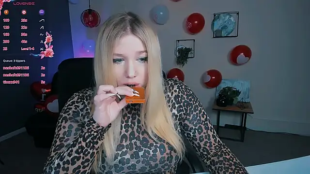 Snapshot of juli_kisss chatting on 15, 2, 2025 juli kisss online show from 15, 2, 2025