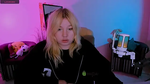 Snapshot of juli_kisss chatting on 14, 10, 2025 juli kisss online show from 14, 10, 2025