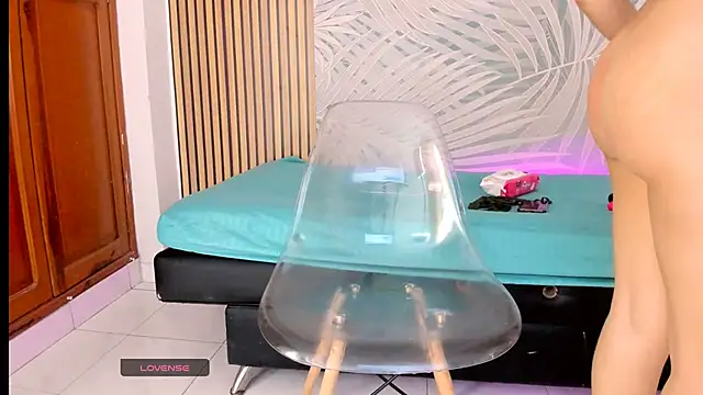 LauraRossi Nova online show from 19, 1, 2025