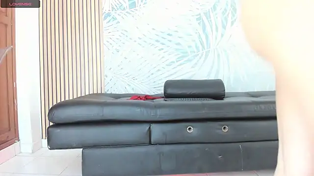 LauraRossi Nova online show from 11, 2, 2025