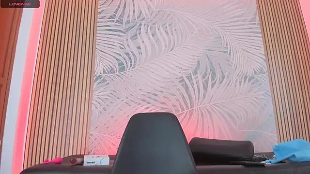 LauraRossi Nova online show from 13, 2, 2025