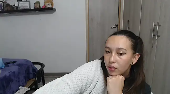 Skarlet Adams28 online show from 29, 12, 2024