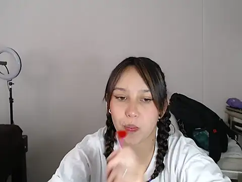 Skarlet Adams28 online show from 14, 3, 2025