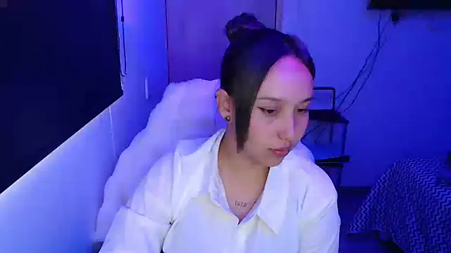 Skarlet Adams28 online show from 7, 10, 2025