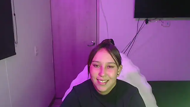 Skarlet Adams28 online show from 20, 10, 2025