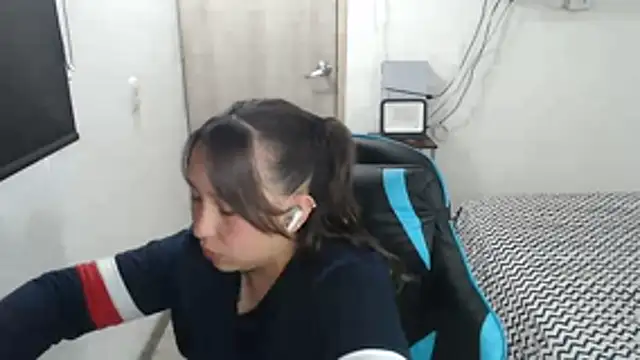 Snapshot of Skarlet_Adams28 chatting on 4, 12, 2025 Skarlet Adams28 online show from 4, 12, 2025