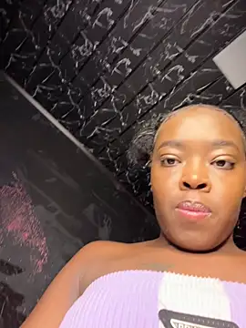 Snapshot of Thyana_LS chatting on 15, 11, 2025 Thyana LS online show from 15, 11, 2025