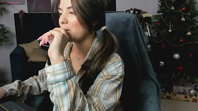 Snapshot of CharleneWoods chatting on 28, 12, 2024 CharleneWoods online show from 28, 12, 2024