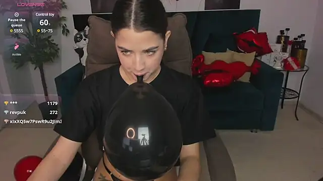 Snapshot of CharleneWoods chatting on 2, 2, 2025 CharleneWoods online show from 2, 2, 2025