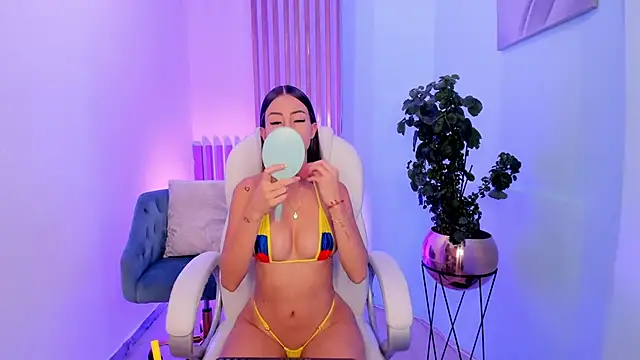 juliasprousse  online show from 22, 2, 2025