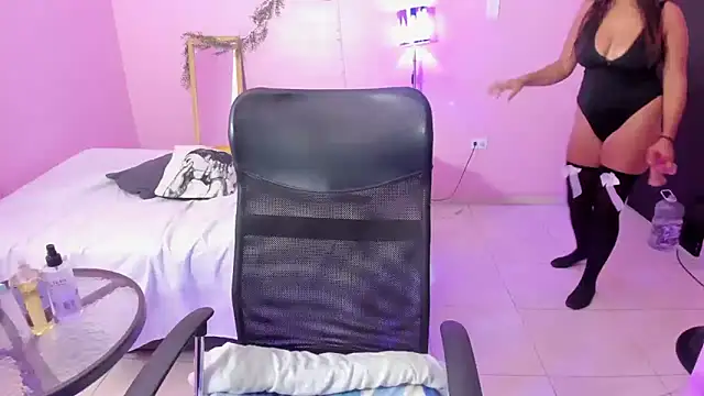 TEE DIRTY SQUIRT online show from 5, 3, 2025