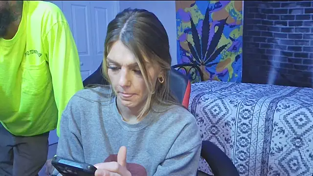 Snapshot of XMeF10 chatting on 5, 1, 2025 XMeF10 online show from 5, 1, 2025