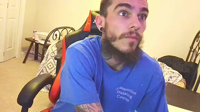 Snapshot of XMeF10 chatting on 4, 2, 2025 XMeF10 online show from 4, 2, 2025