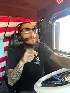 Snapshot of XMeF10 chatting on 8, 9, 2025 XMeF10 online show from 8, 9, 2025