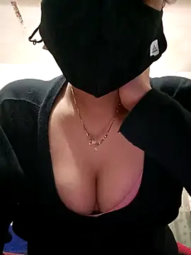 Snapshot of Avantika19 chatting on 20, 2, 2025 Avantika19 online show from 20, 2, 2025