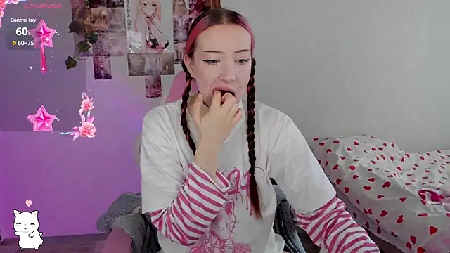 SweetieMollyy online show from 18, 3, 2025