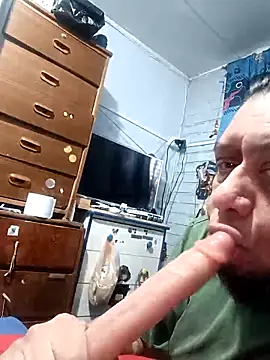 Snapshot of maxi_6969 chatting on 16, 11, 2025 maxi 6969 online show from 16, 11, 2025