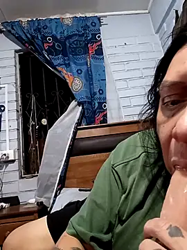 Snapshot of maxi_6969 chatting on 17, 11, 2025 maxi 6969 online show from 17, 11, 2025