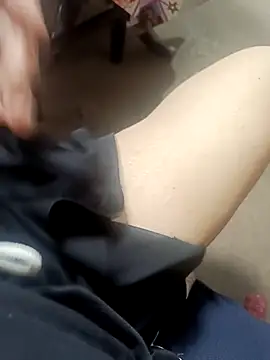 Snapshot of maxi_6969 chatting on 30, 11, 2025 maxi 6969 online show from 30, 11, 2025