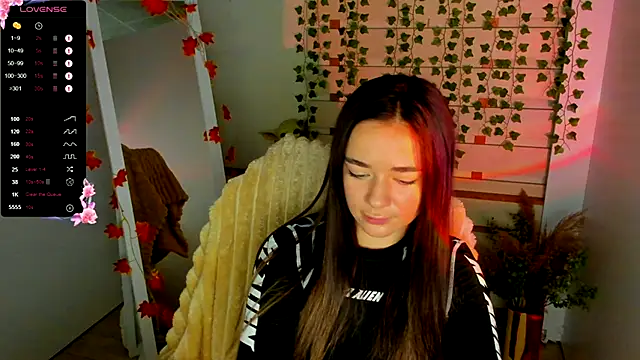 Bella XO online show from 10, 10, 2025