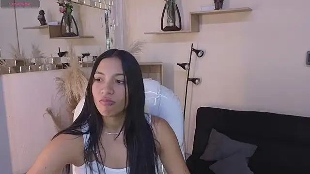 Snapshot of Saray_reyes chatting on 10, 11, 2025 Saray reyes online show from 10, 11, 2025