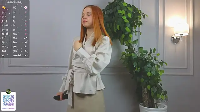 OdetteHarwick online show from 2, 1, 2025
