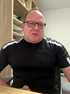 coupleLatinaLovers online show from 14, 1, 2026