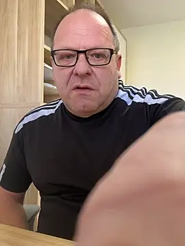 coupleLatinaLovers online show from 13, 2, 2026